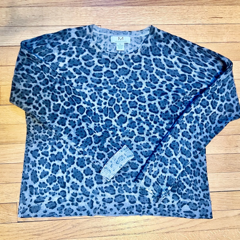 100% Cashmere Gray animal print crew neck sweater. Size XLARGE M by Magaschoni